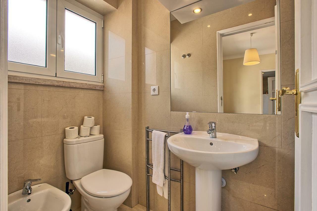 Almirante 3-Four Bedrooms Lisboa Exteriör bild